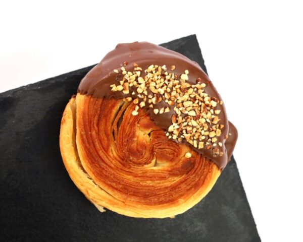 New York Roll de Chocolate con Leche y Avellanas 1und