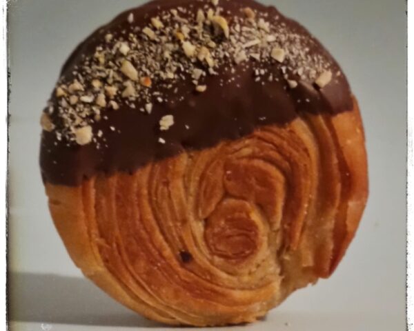New York Roll de Chocolate con Leche y Avellanas 1und